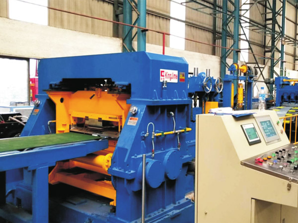 KJF100薄闆數(shu)控高速(su)精密開(kai)卷整平(ping)飛剪定(ding)尺橫切(qie)生産線(xian)