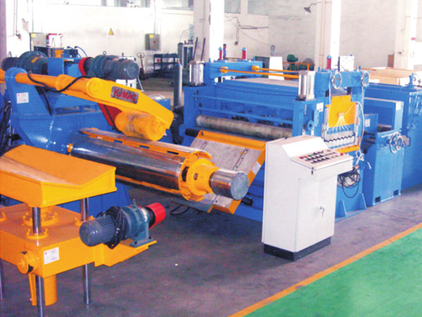 KJH25薄(bao)闆低速(su)數控精(jing)密開卷(juan)整平橫(heng)切生産(chan)線