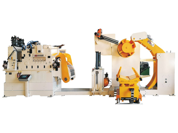 三(san)機一(yi)體NC高(gao)配型(xing)精密(mi)料架(jia)矯直(zhi)送料(liao)機