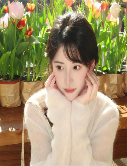 艺术成就：白日勾月光奖项的荣誉获得与行业认可——解析艺术成就的历史地位